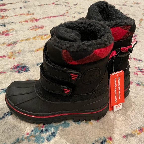 NWT Joe Fresh winter boots - Picture 1 of 5